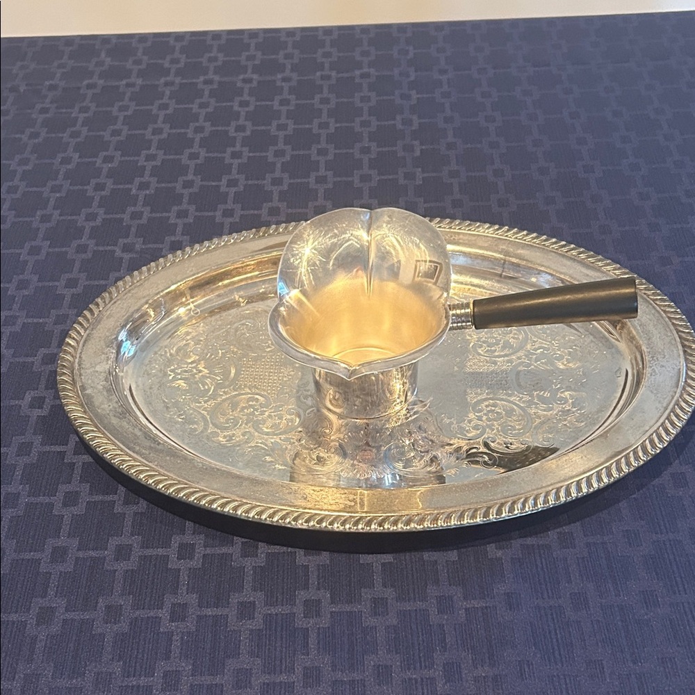 FB Rogers Silver Tray and Gravy Boat Set tray 18 x 11.5 in gravy boat 6x4 in - Picture 9 of 10